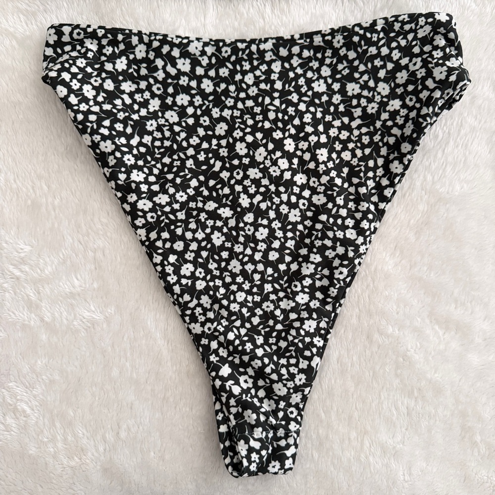 Stone Fox Swim XS Floral Bikini - Picture 2 of 4